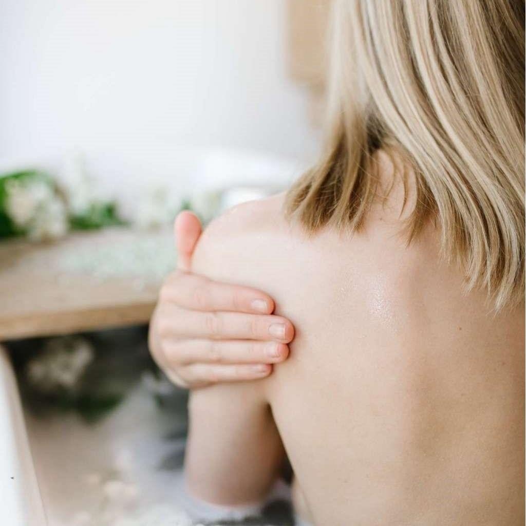 Salt scrub with AHA Nordic Jasmine & Yuzu