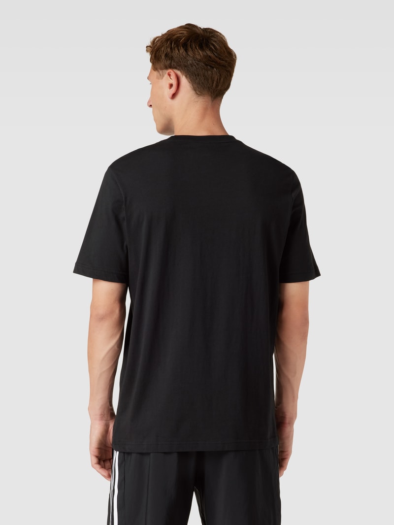 T-Shirt mit Label-Stitching in schwarz