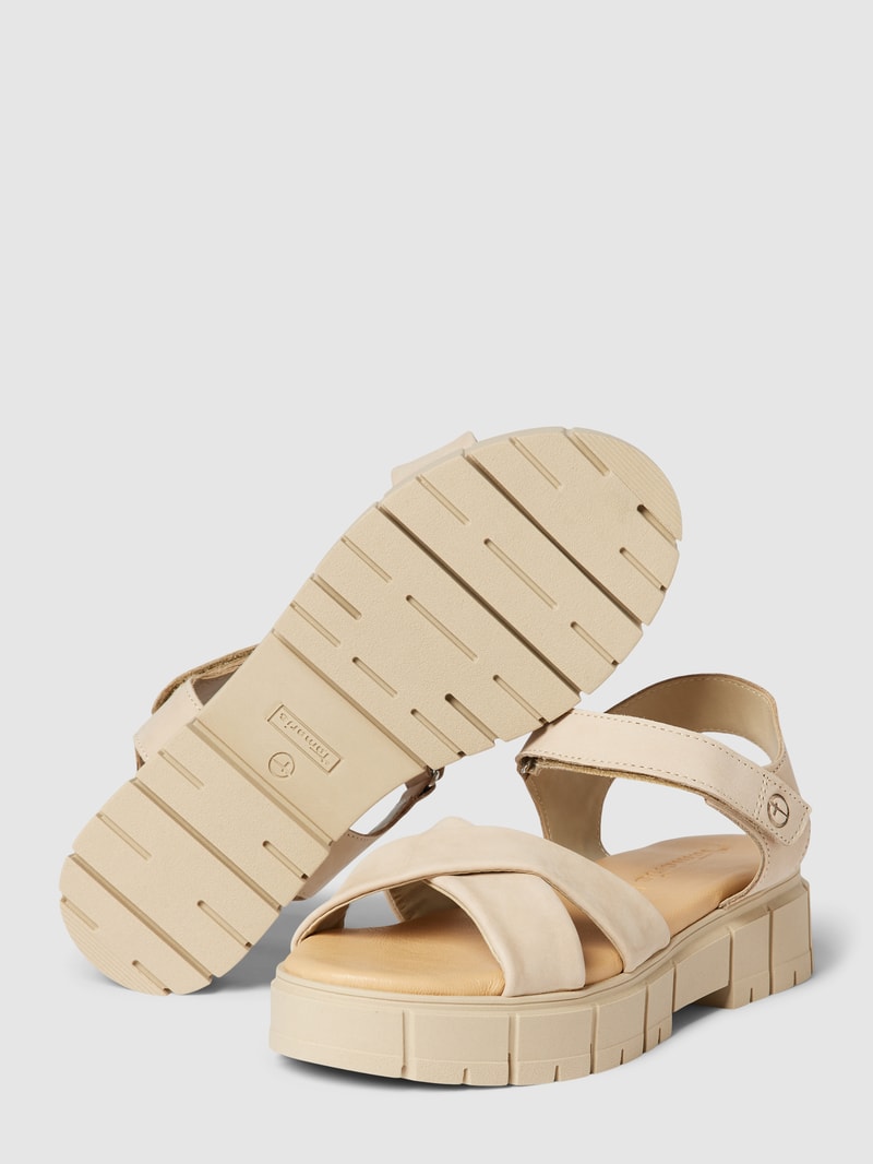 Sandalen mit Plateausohle in beige