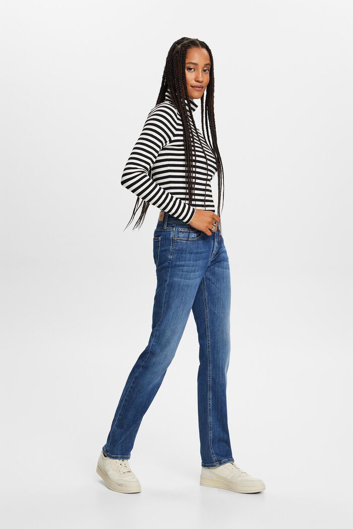 Gerade geschnittene Jeans mit mittelhohem Bund