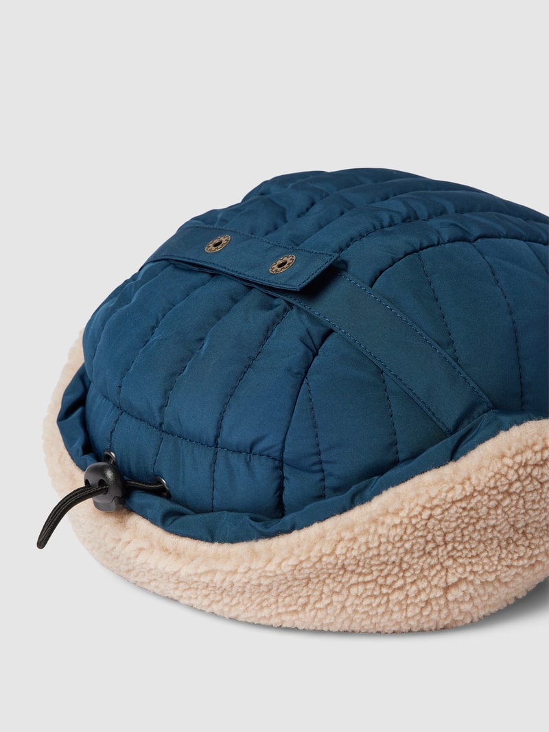 Cap mit Ohrenklappen Modell 'Kwinn' in blau