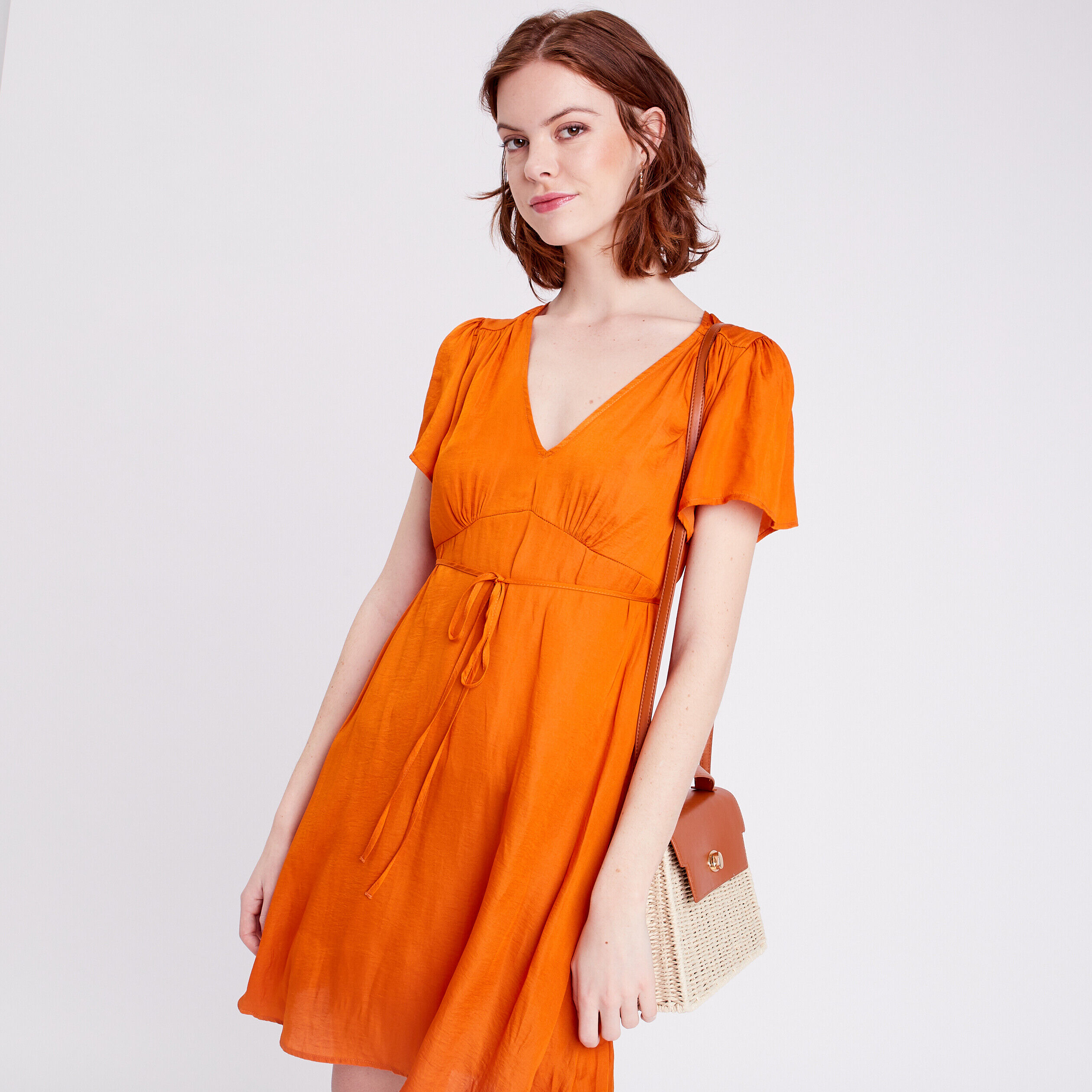Robe cintrée satin col en V orange femme | Cache Cache