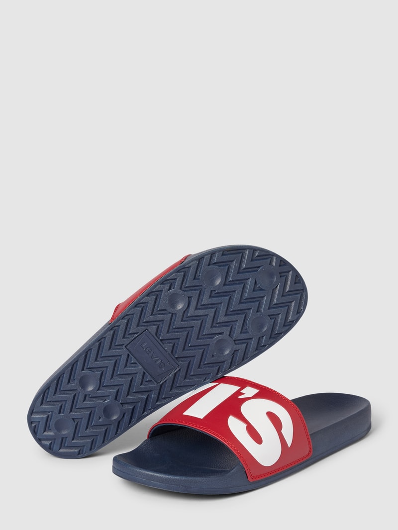Slides mit Label-Print Modell 'JUNE' in rot