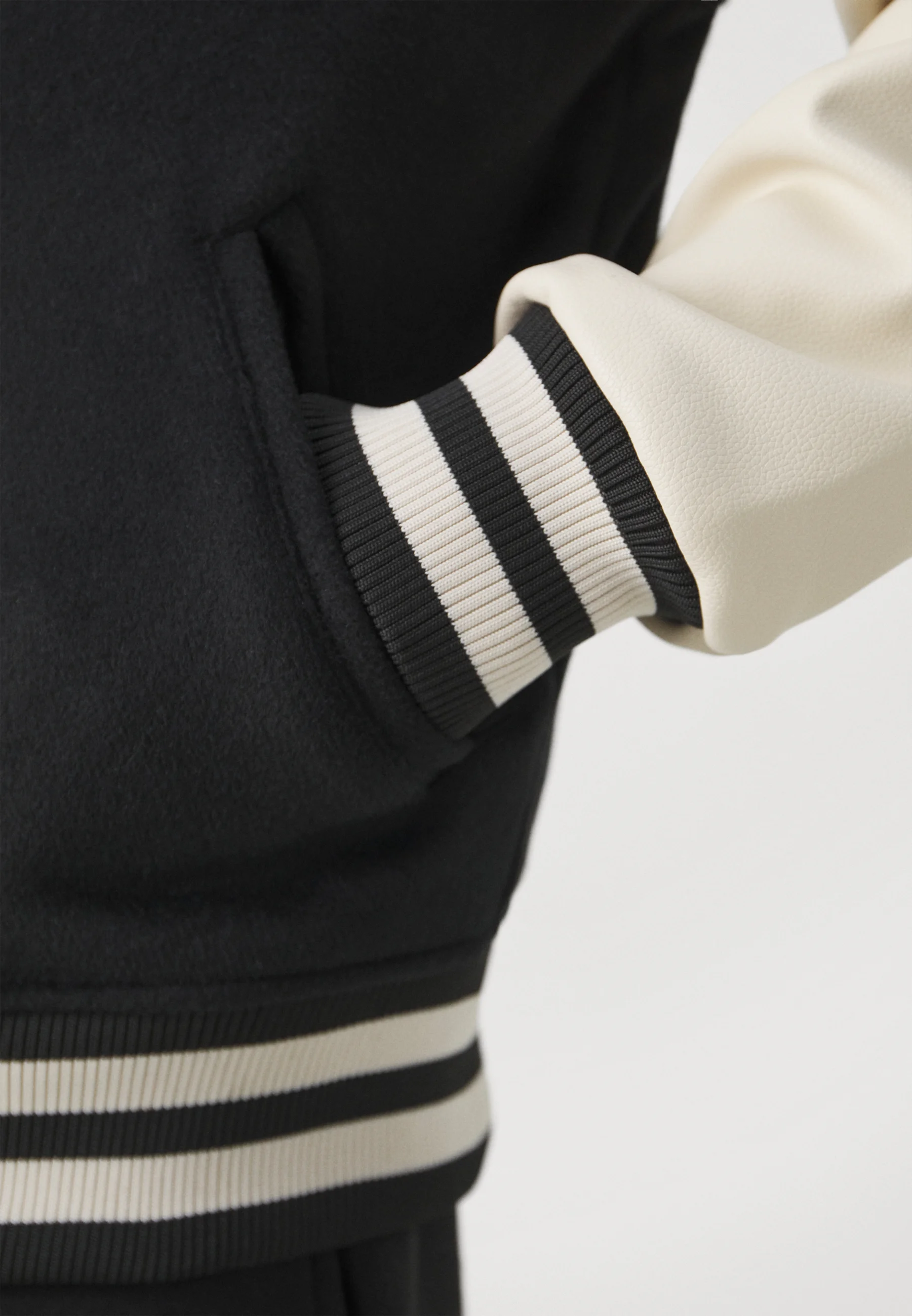 Chaqueta Mitchell & Ness NHL LOS ANGELES KINGS - Equipo