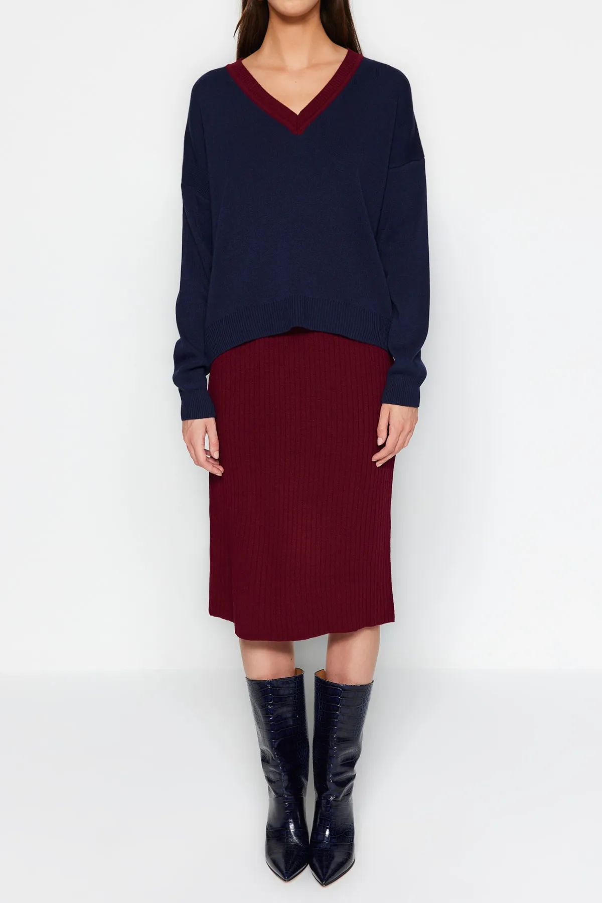 Trendyol Collection  Marineblaues Strickoberteil und -unterteil im weiten Schnitt TWOAW24AU00011