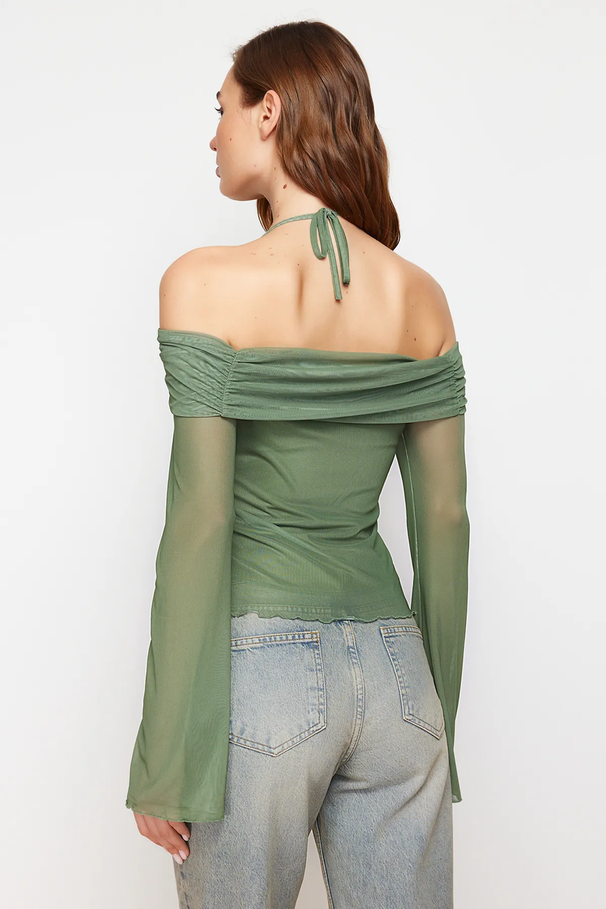 Trendyol Collection  Khakifarbene Strickbluse mit ausgestellten Ärmeln und Krawatte, detailliert TWOSS24BZ00046