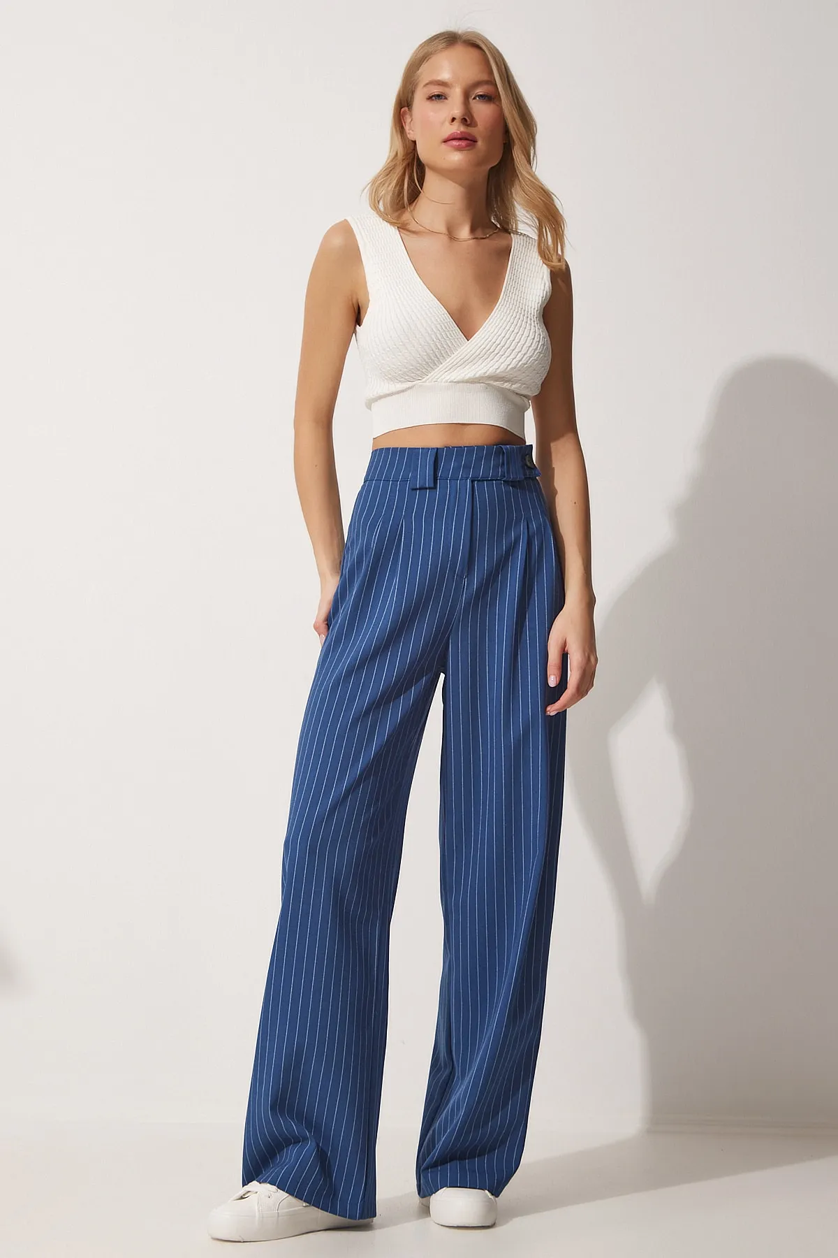 Happiness İstanbul  Dunkelblaue Damen-Plisseehose mit weitem Bein GK00008