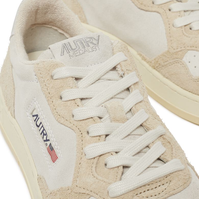 Autry Medalist Low Man SH02 suede/hair ecru