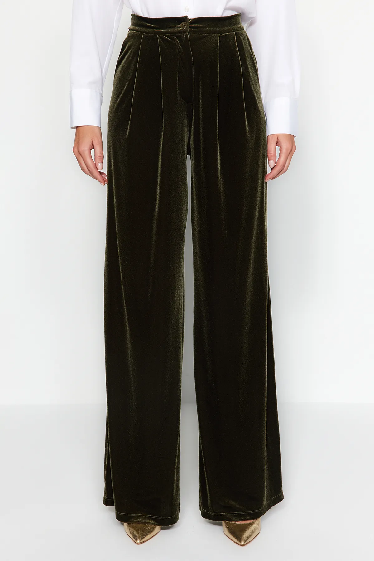 Trendyol Collection  Khakifarbene Cordhose in limitierter Auflage TPRAW23PL00018