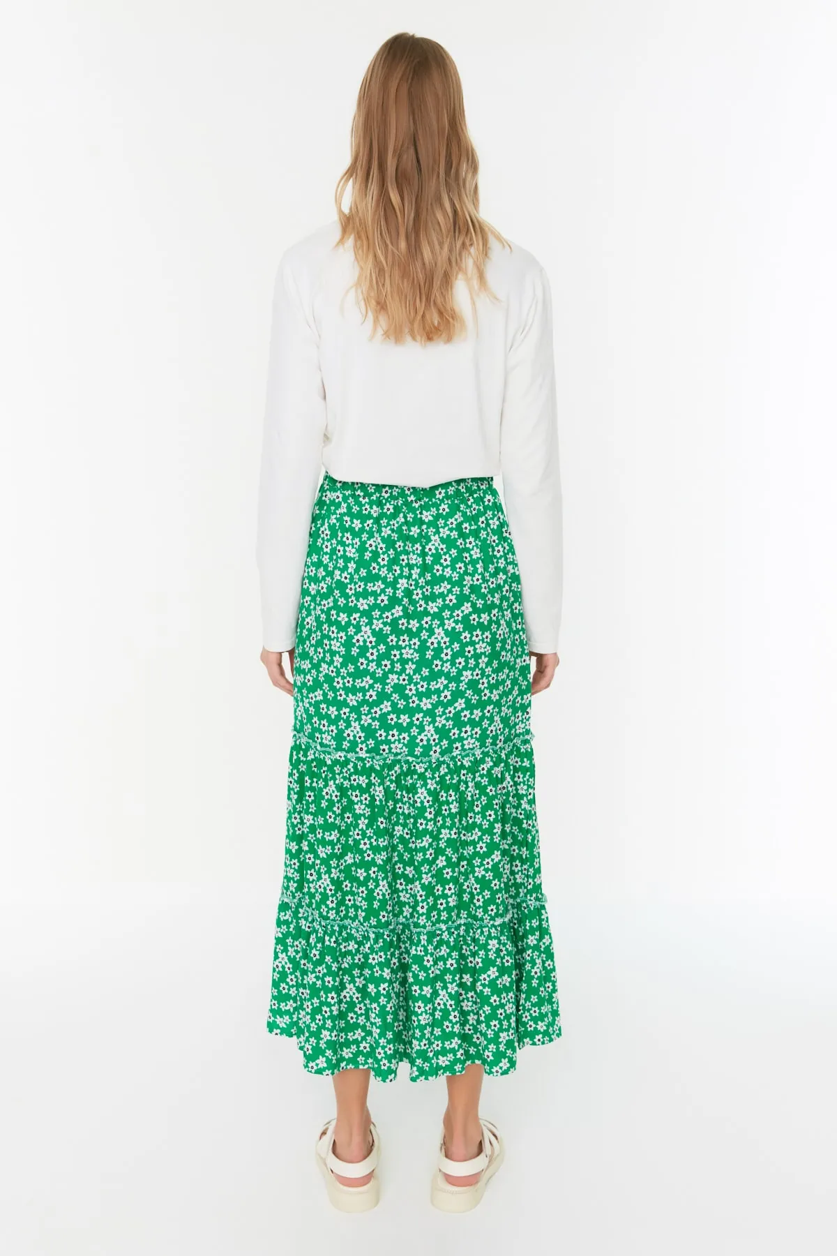 Trendyol Modest  Grüner gewebter Rock mit Blumenmuster TCTSS22EE00000