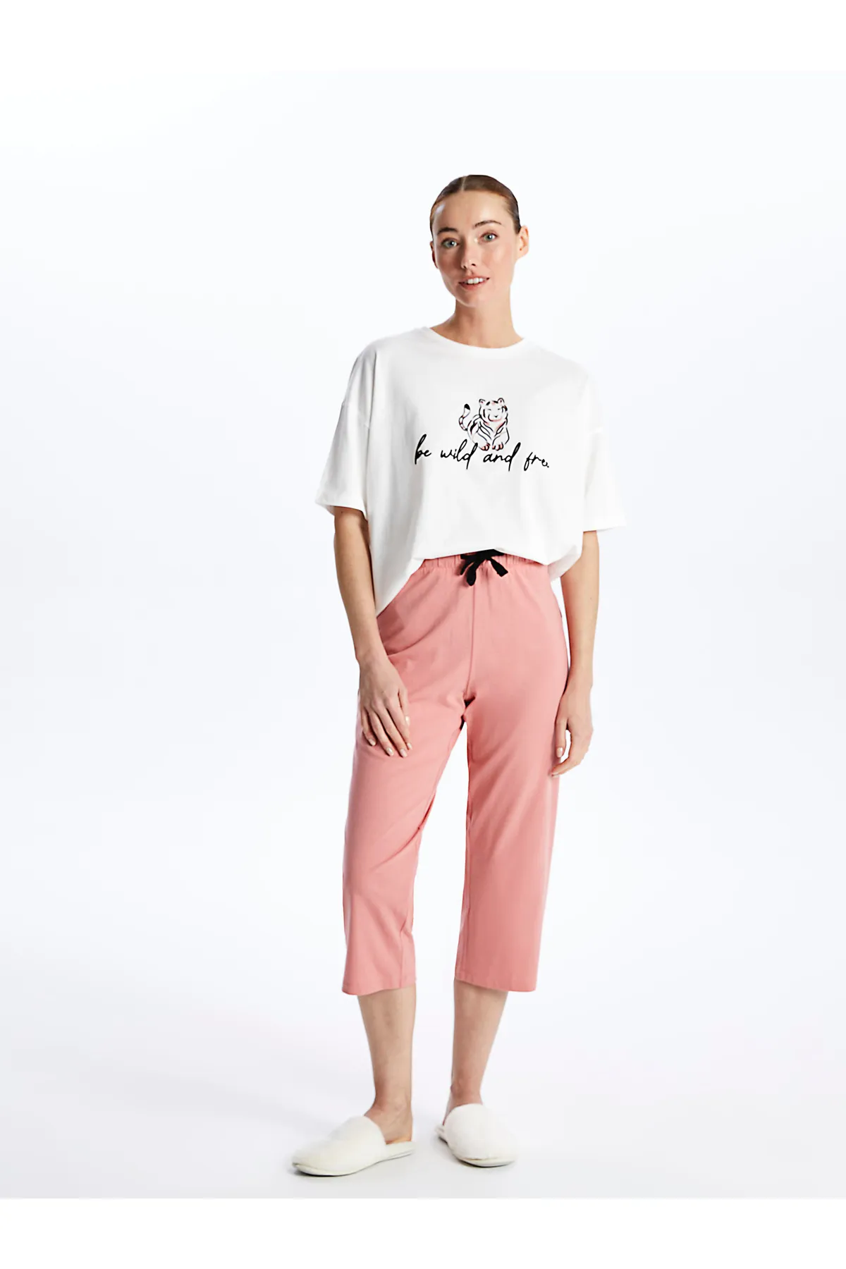 LC Waikiki  Bedrucktes, kurzärmliges Damen-Pyjama-Set mit Rundhalsausschnitt