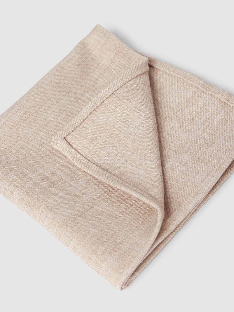 Krawatte und Einstecktuch im Set mit Allover-Muster in offwhite