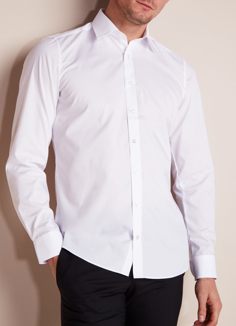 Tricou Olymp Body Fit, flexibil și rezistent la șifonare.