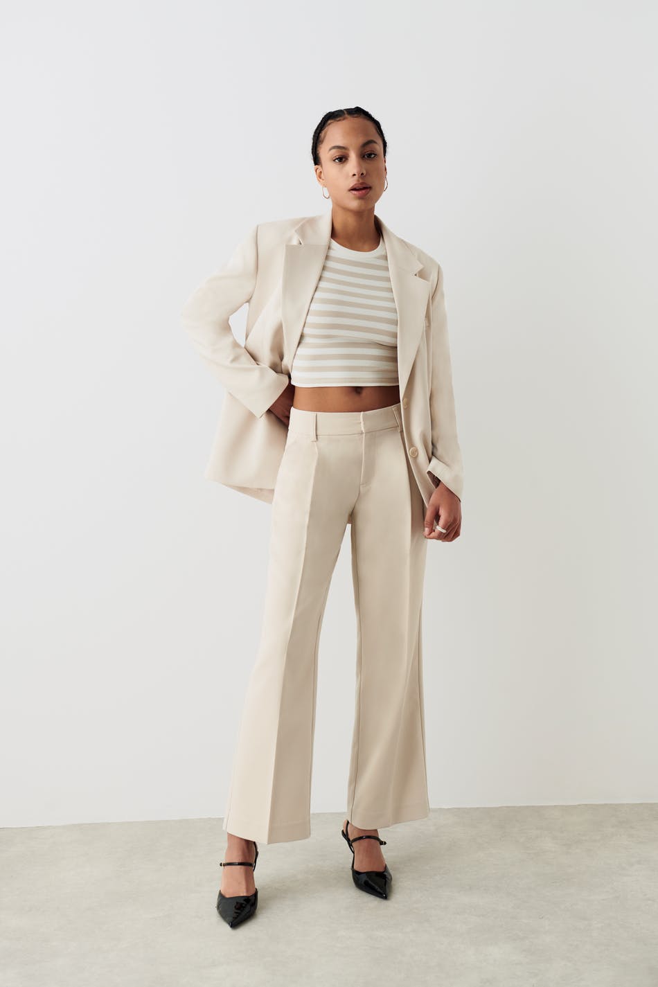 Low waist trousers