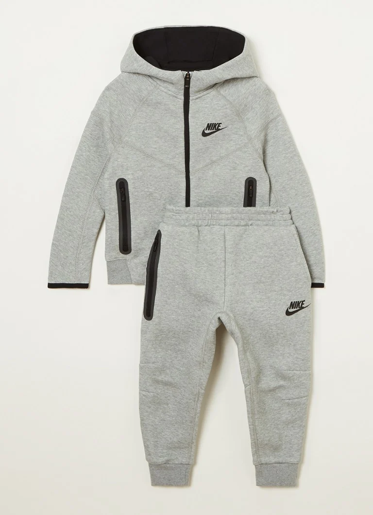 Trening Nike Tech Fleece din două piese cu logo