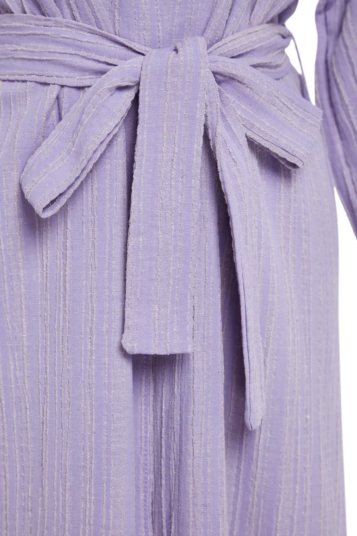 Trendyol Collection  Lilafarbener Maxi-Kimono und Kaftan aus Strick mit Volant und Gürtel TBESS23KM00028