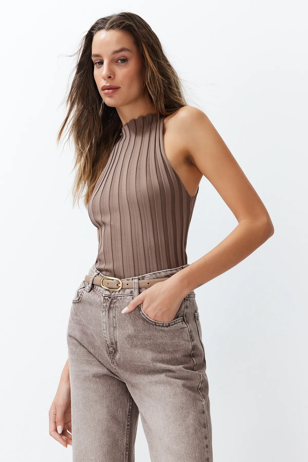 Trendyol Collection  Beigefarbene Strickbluse aus Premiumgarn/Spezialgarn TWOSS24BZ00275