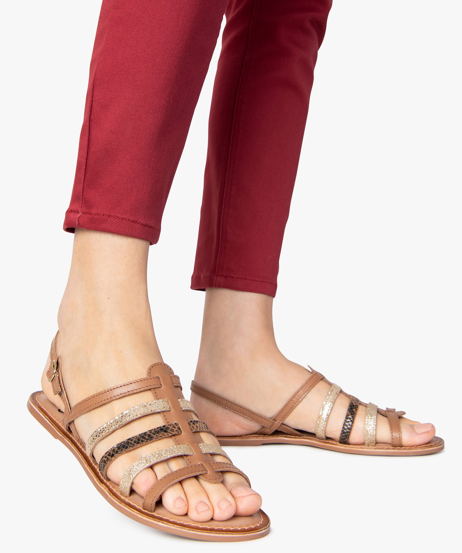 Sandales femme à talon plat et brides multiples en cuir camel | GEMO