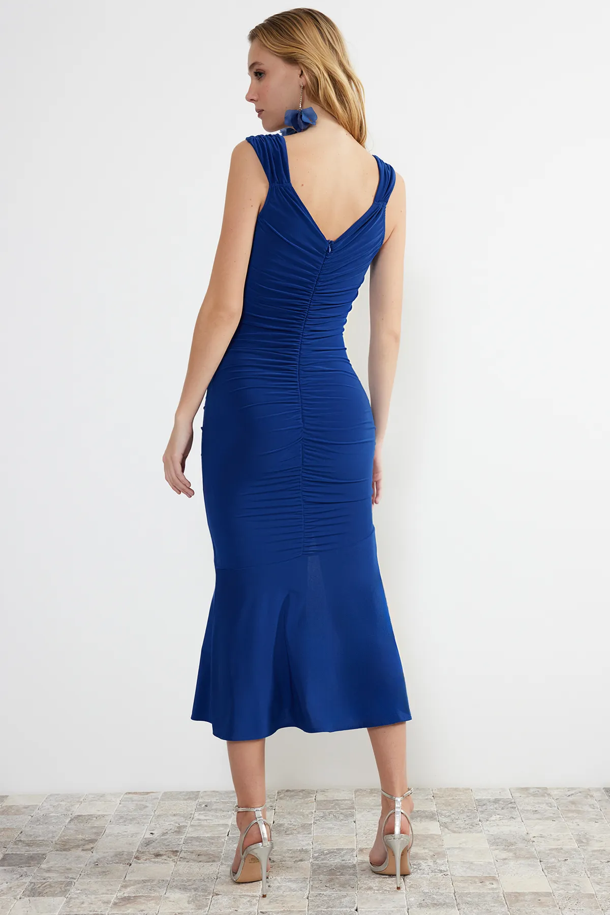 Trendyol Collection  Saks drapiertes gestricktes elegantes Abendkleid TPRSS24EL00061