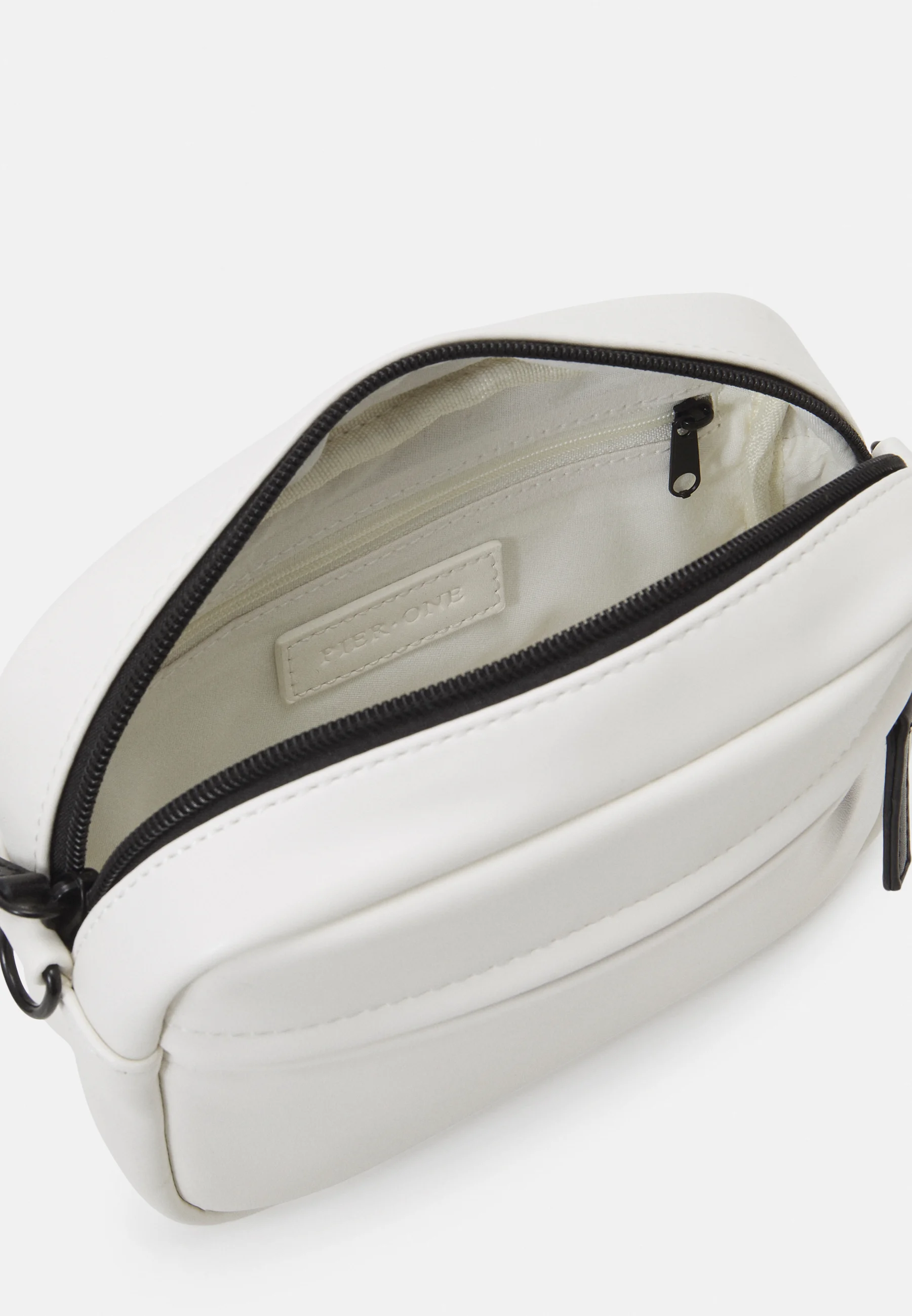 Bolso de hombro Pier One