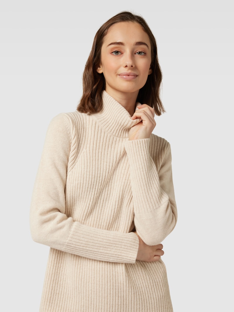 Knielanges Strickkleid mit Stehkragen in sand