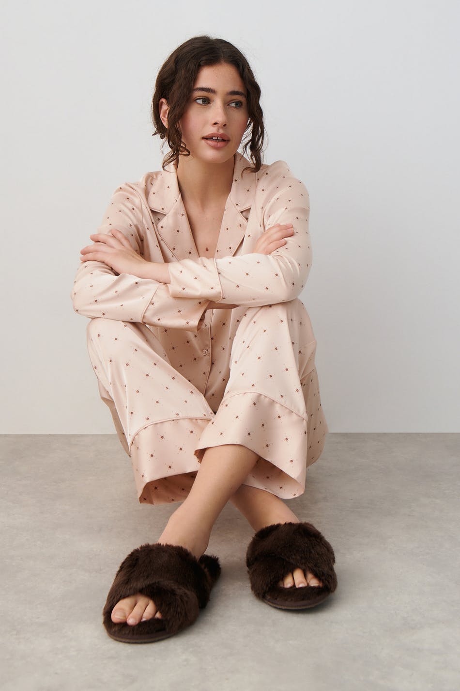 Faux fur slippers