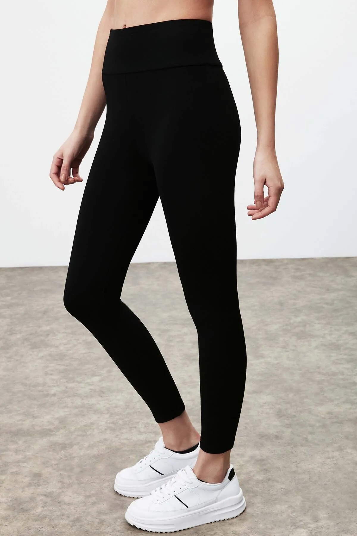 GRIMELANGE  Monroe Comfort Fit Basic-Strumpfhose für Damen in Schwarz