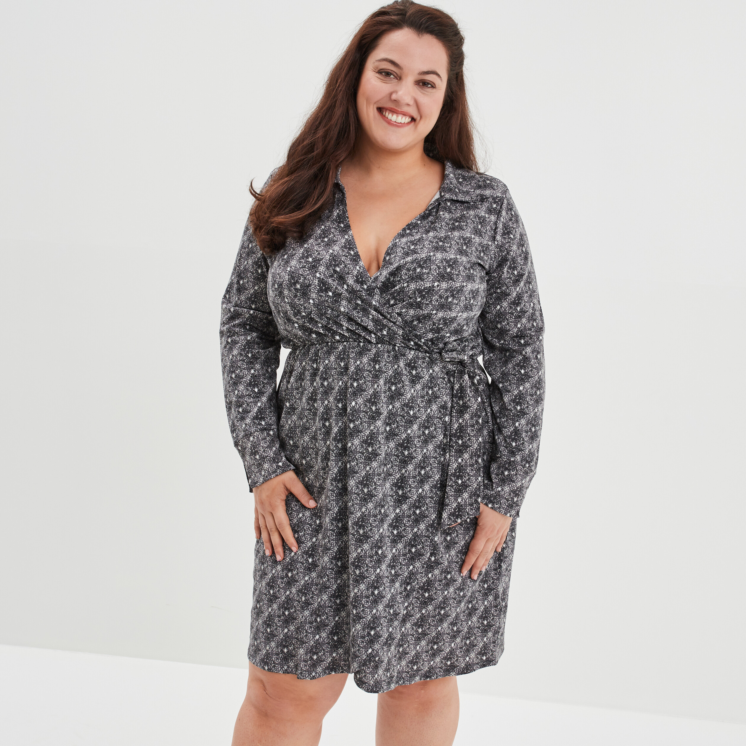 Robe droite col cache-coeur avec noeud noir femme grande taille | La Halle