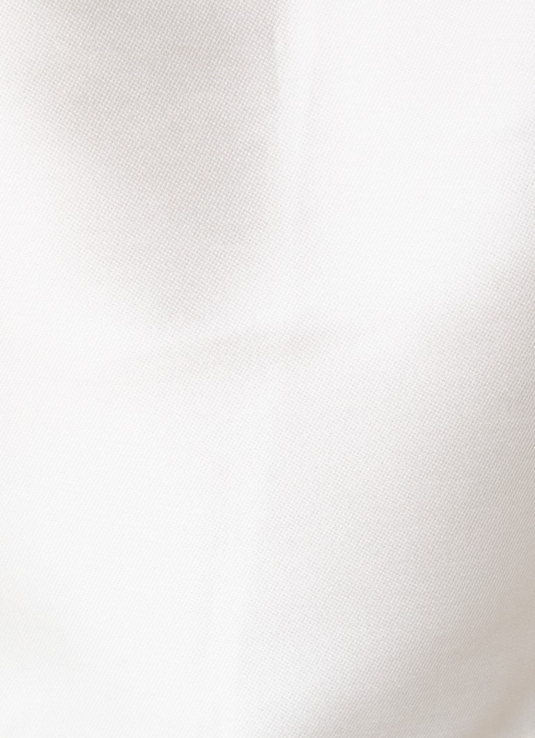 Blusa cropped Sandro em mistura de seda com detalhes em miçangas.
