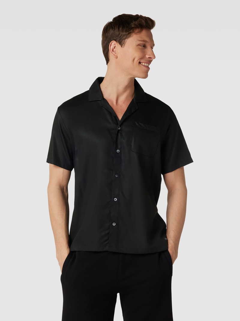 Pyjama-Oberteil mit Label-Patch in schwarz