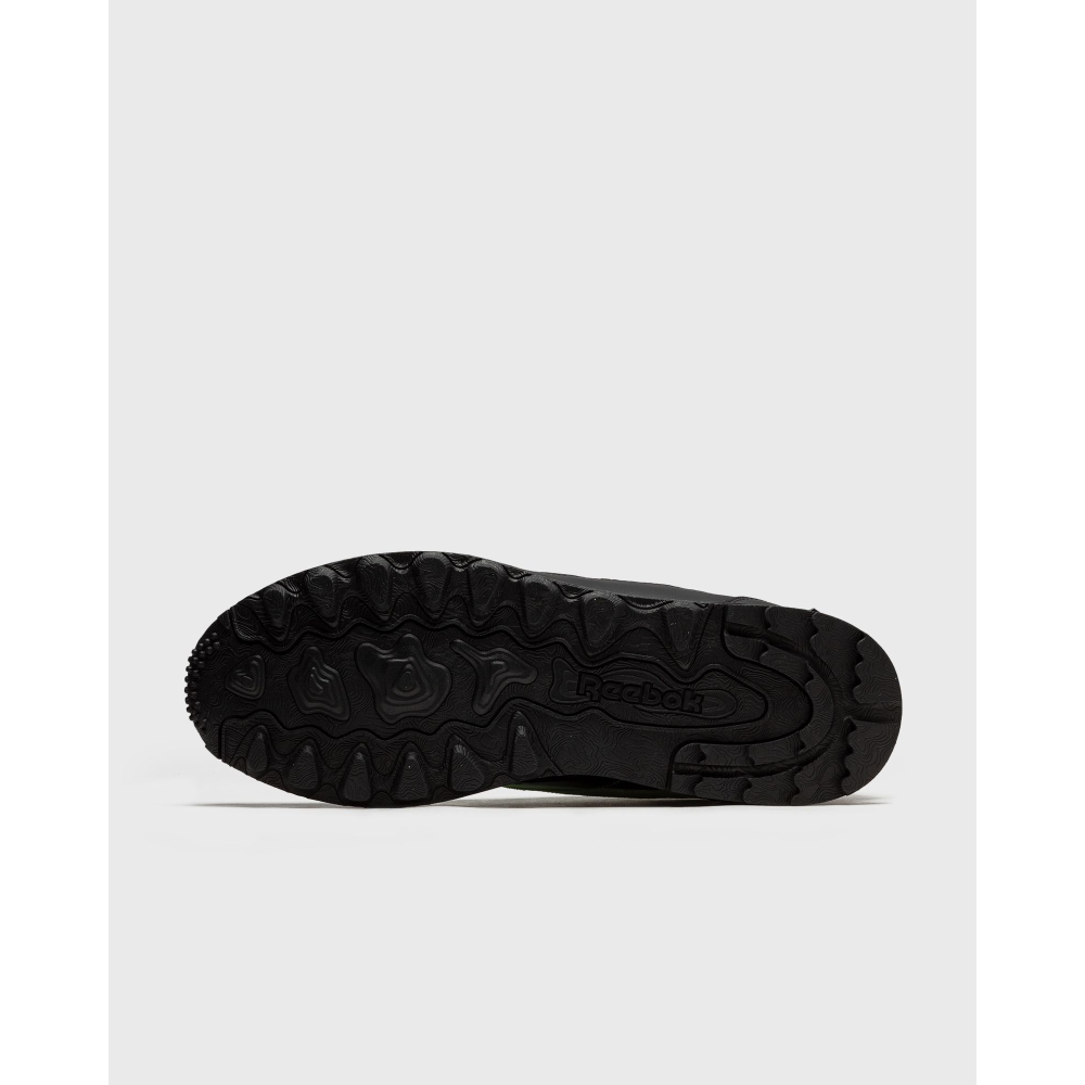 Reebok x Pleasures Classic Leather H06244 / schwarz
