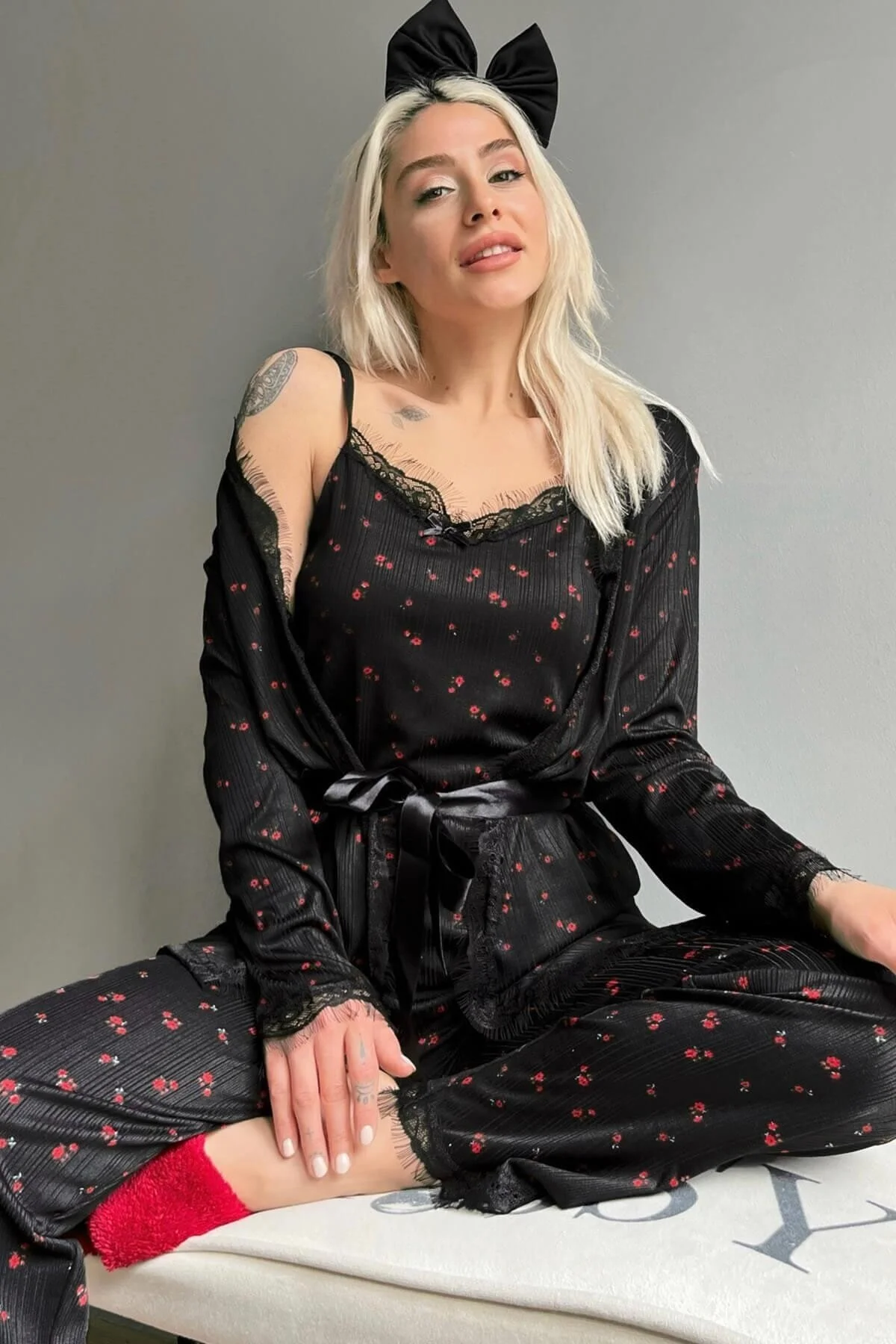 Pijamaevi  Minimal floral gemustertes Pegasus-Pyjama-Set mit Morgenmantel