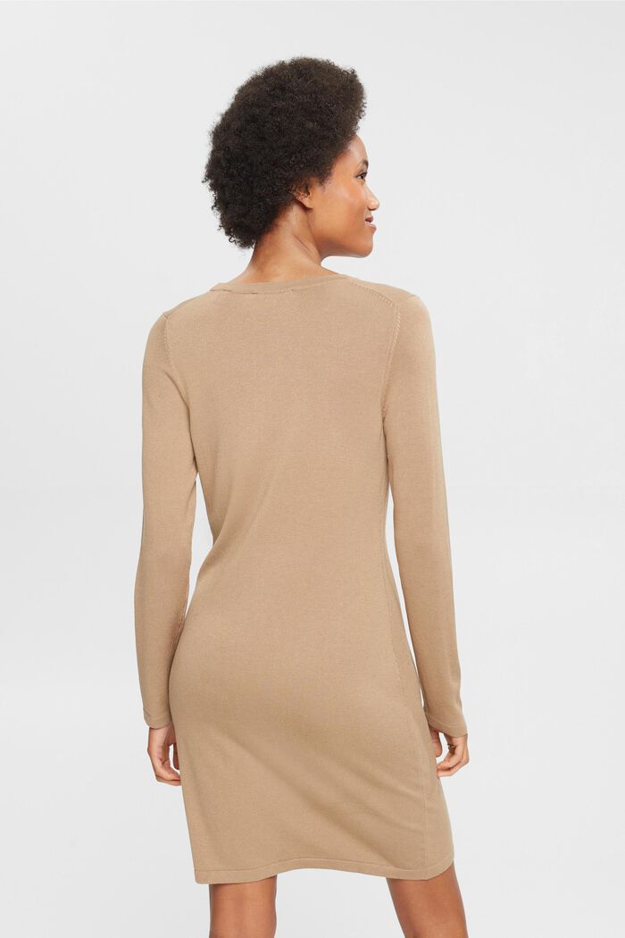 Knielanges Strickkleid