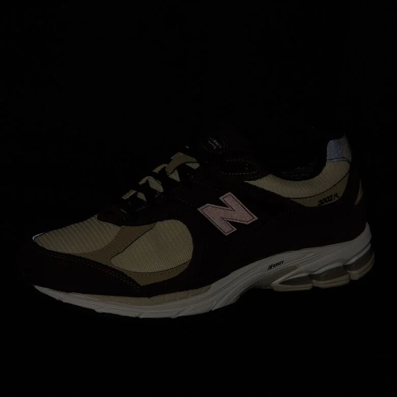 New Balance M2002RXQ schwarz