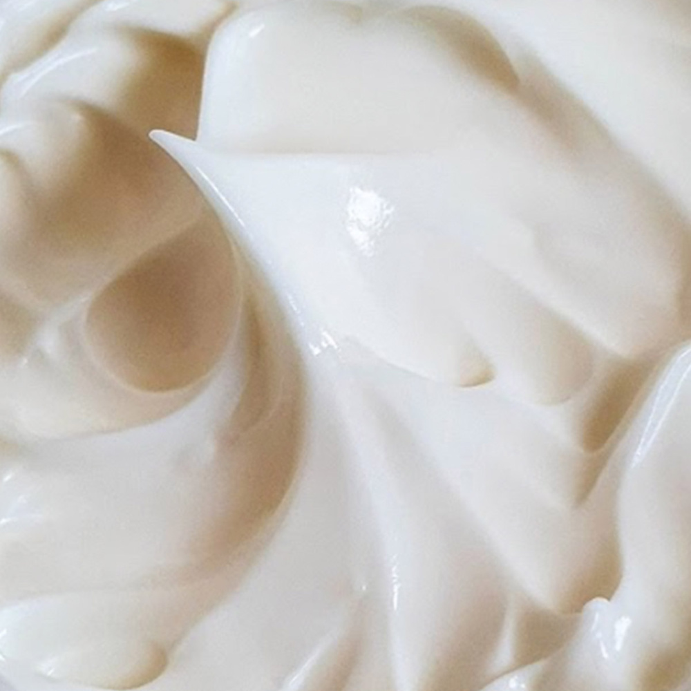 Mimitika Crème Solaire Visage SPF50 Associe une haute protection SPF50 et le confort d’une crème de jour classique.