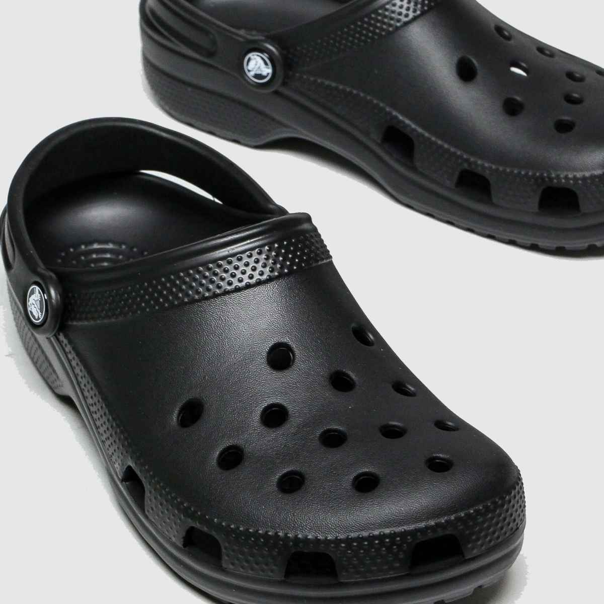 Klasické dřeváky Crocs v černé barvě