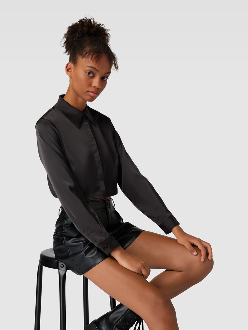 Cropped Bluse mit Umlegekragen Modell 'PILAR' in schwarz