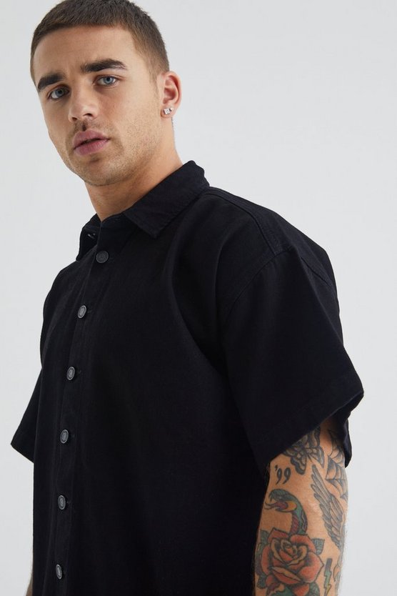 Kurzärmliges kastiges Jeanshemd