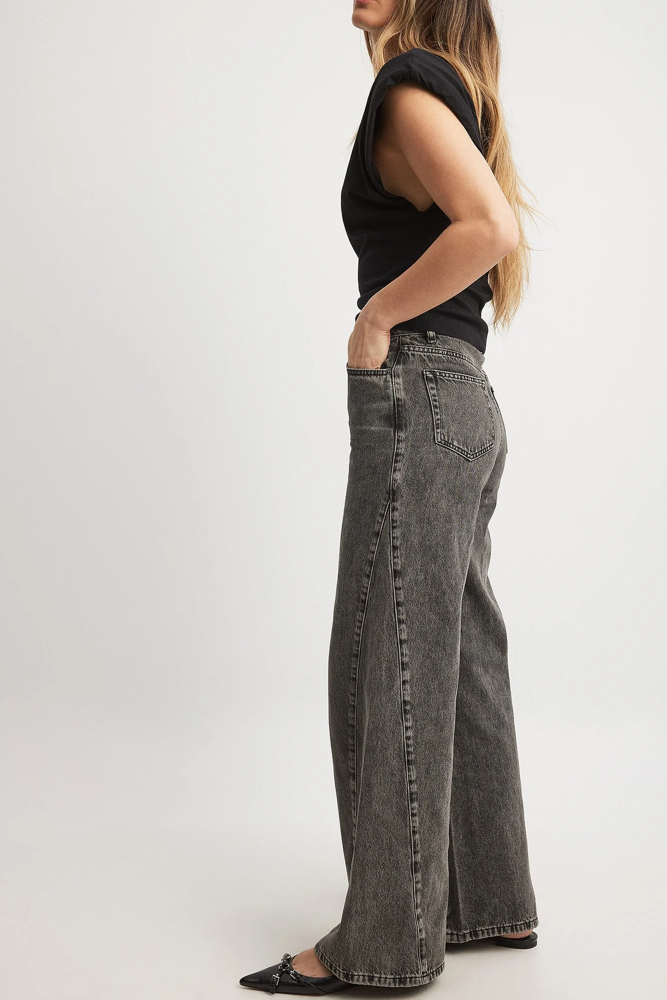 Jeans mit sehr weiten Beinen