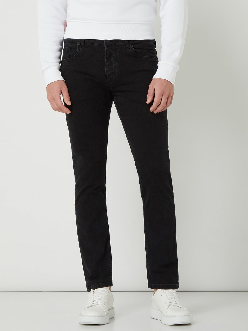Jeans mit Label-Patch in schwarz