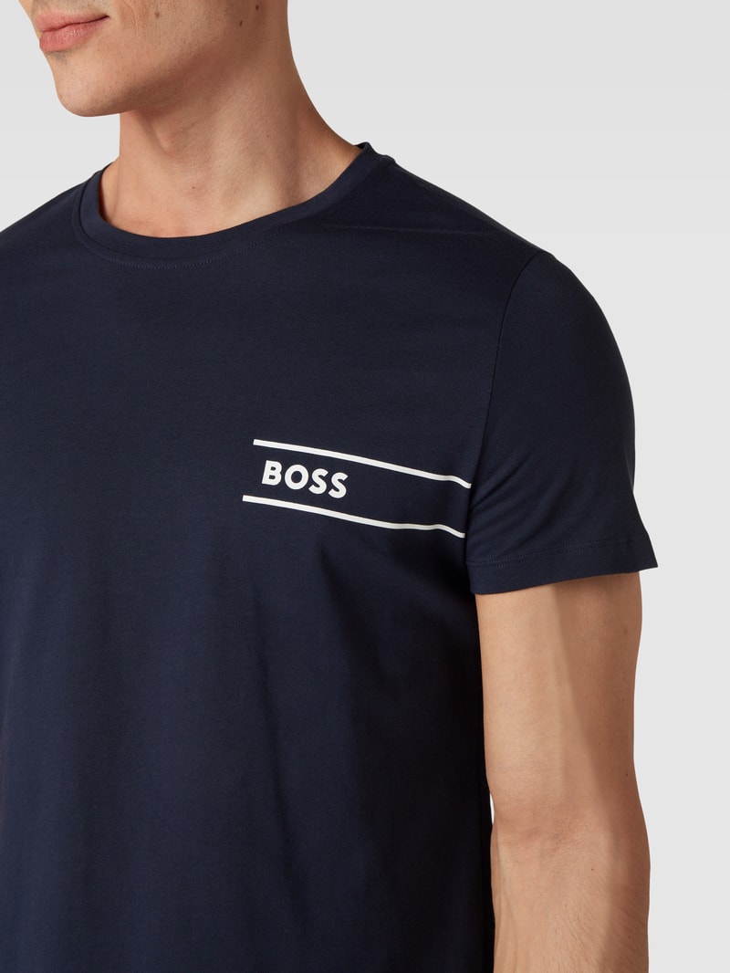 T-Shirt mit Label-Detail in dunkelblau