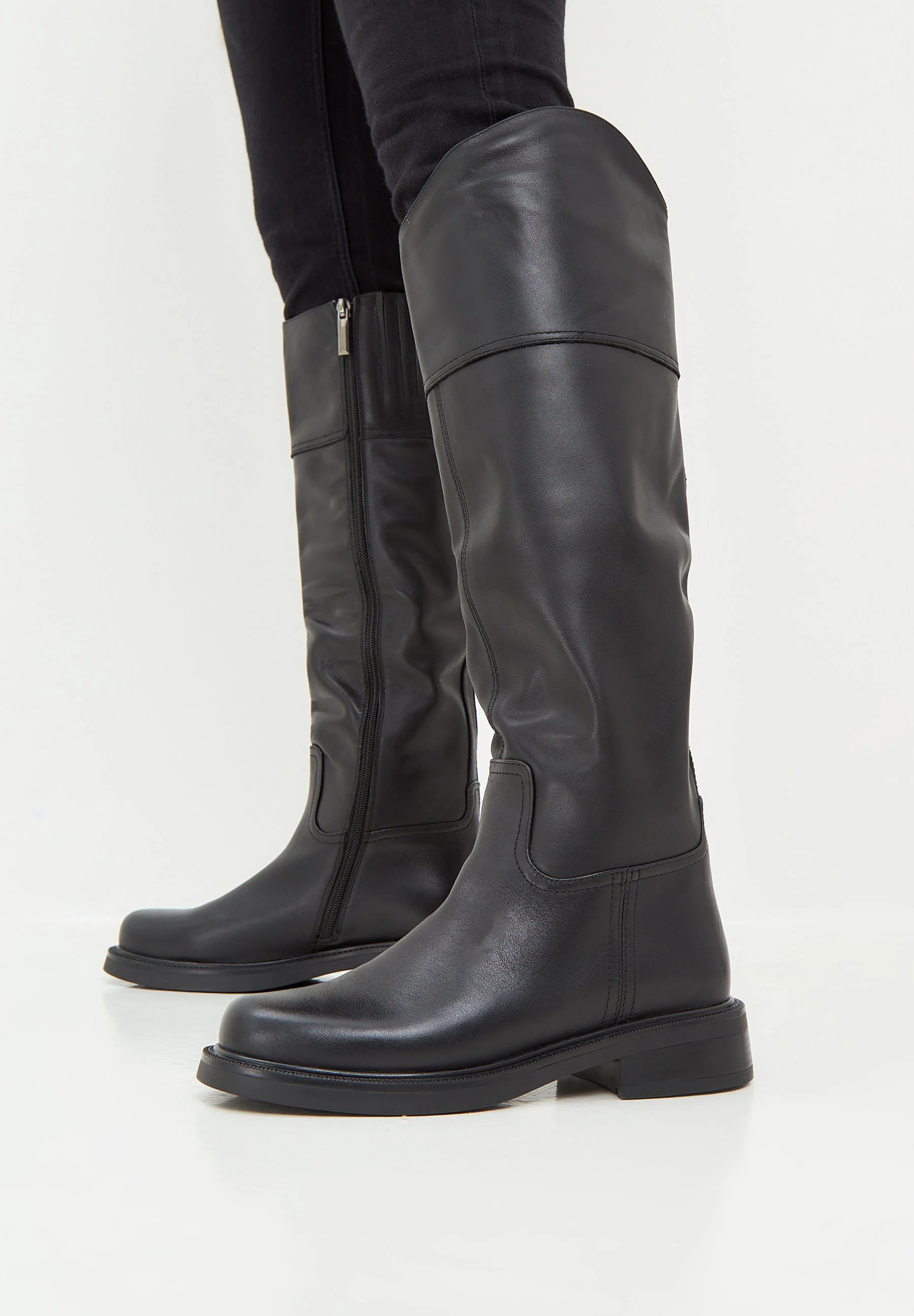 Botas por encima de la rodilla de Cesare Gaspari