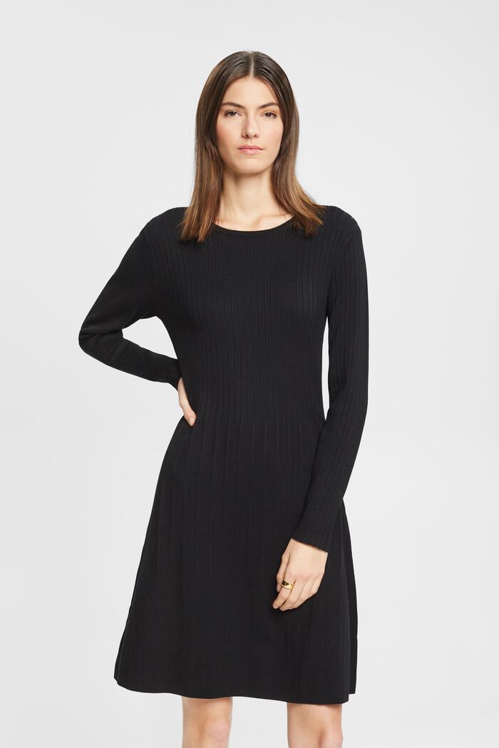 Strickkleid mit Plisseefalten
