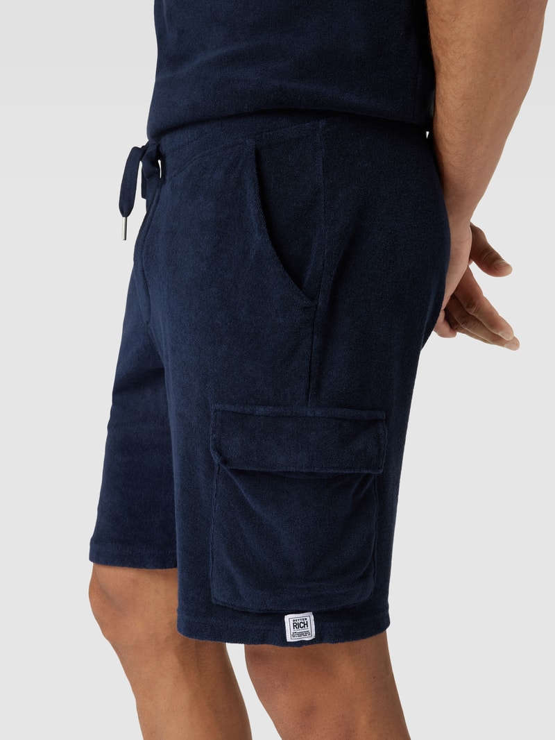 Shorts mit Cargotaschen in marineblau