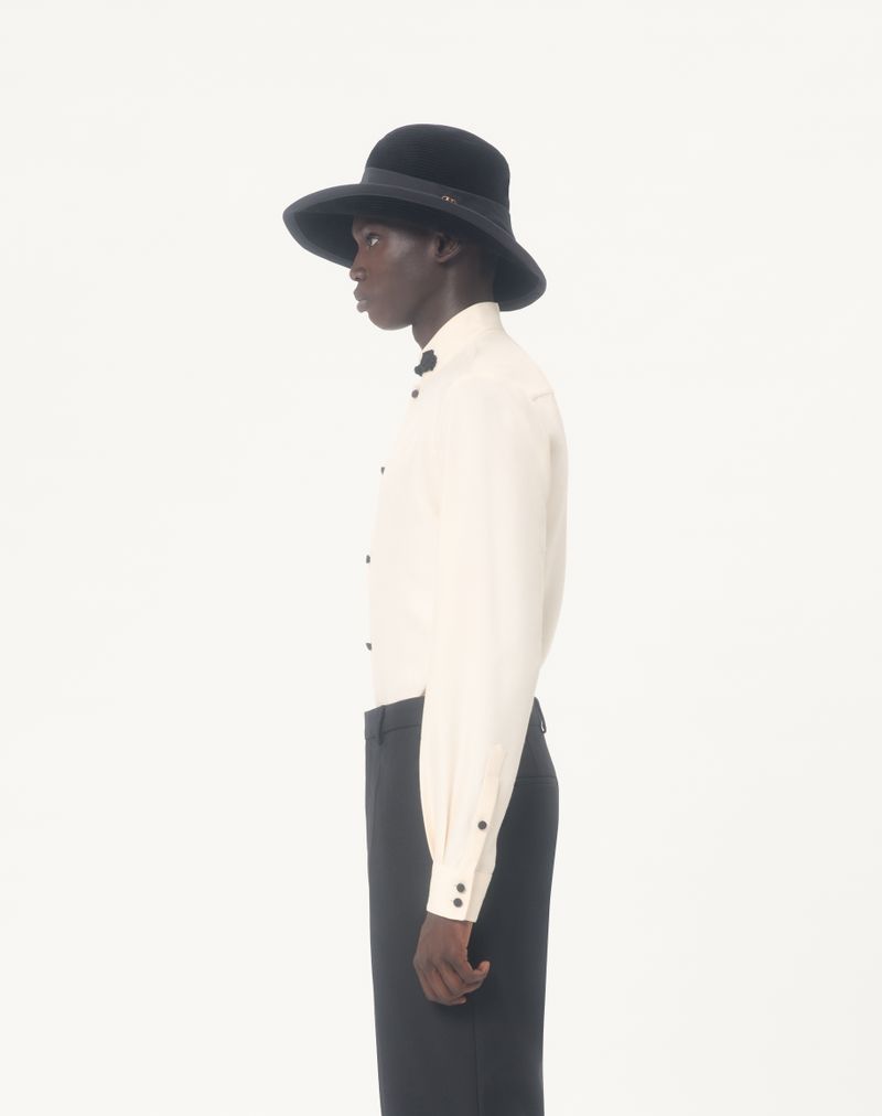Camisa de seda shantung com detalhe de sapo
