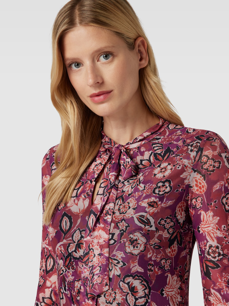 Midikleid mit floralem Muster und Schluppe in purple