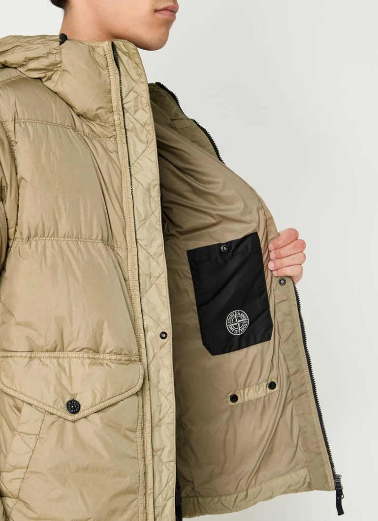 Μπουφάν Stone Island 40723 από πούπουλο με γέμιση από φτερά και τσέπες με καπάκι