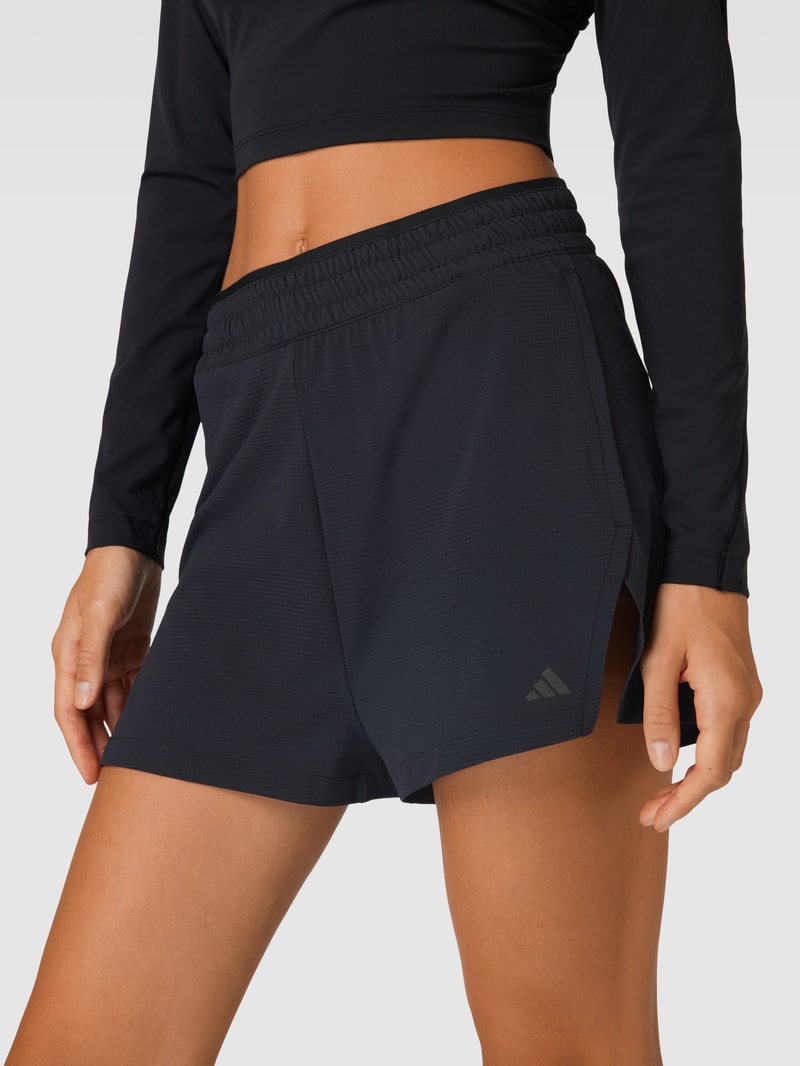 Shorts mit Label-Print in schwarz