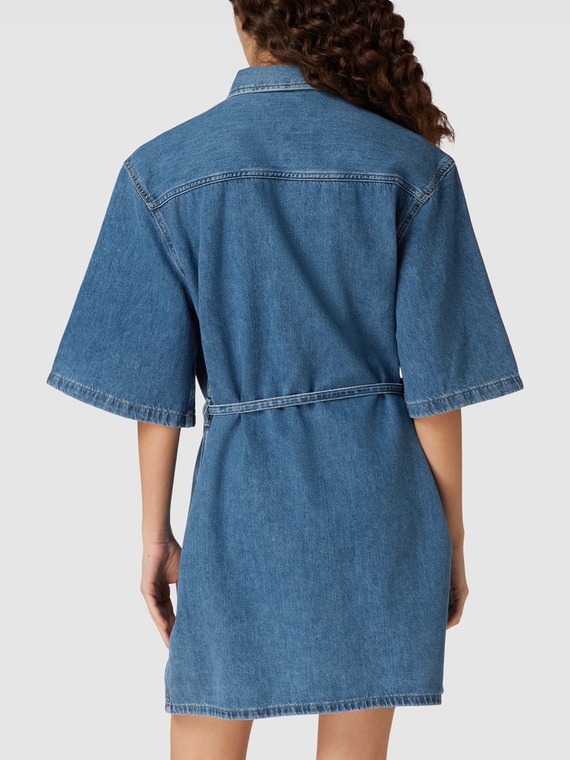 Jeanskleid mit Bindegürtel in jeans