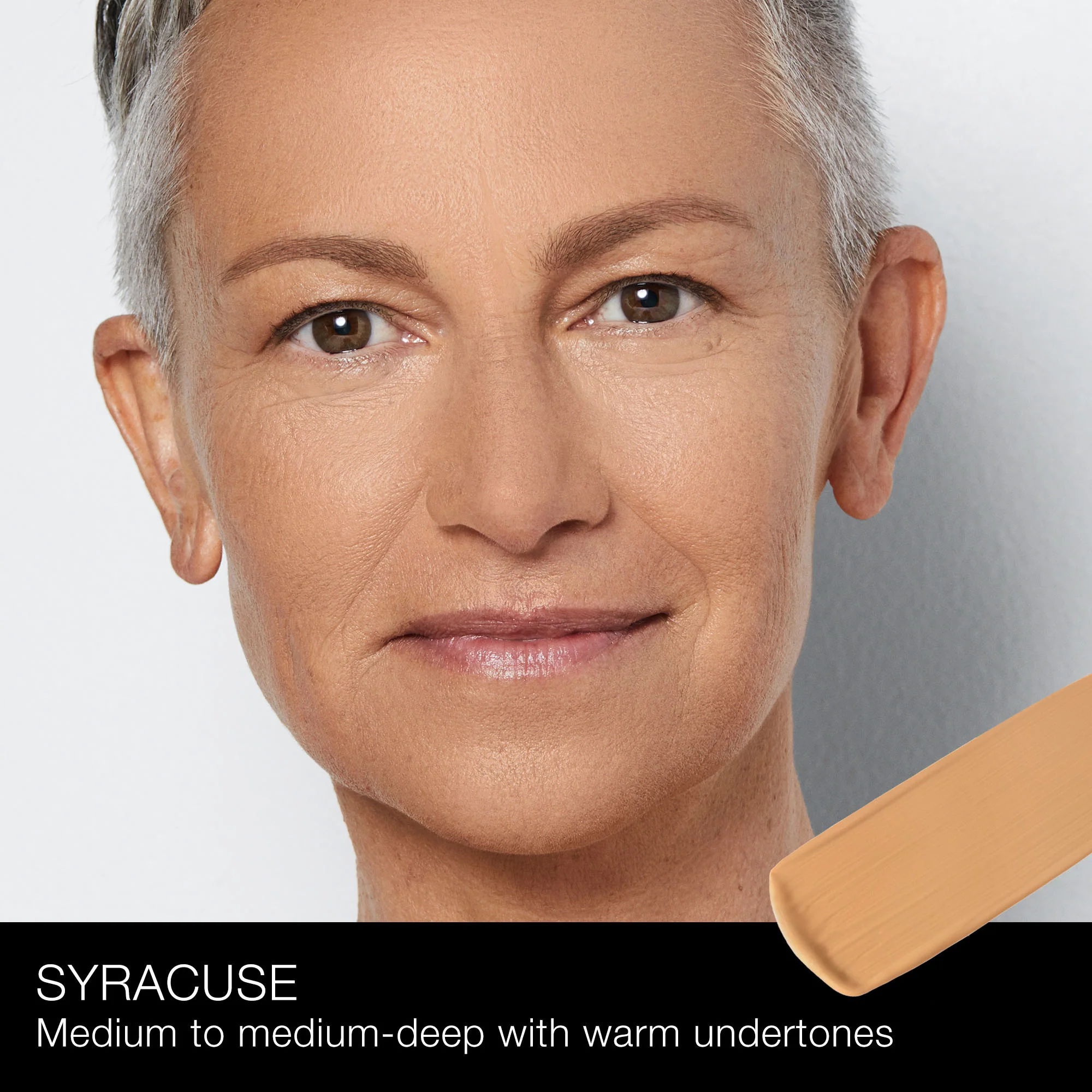 Base de maquillaje líquida suave para el rostro